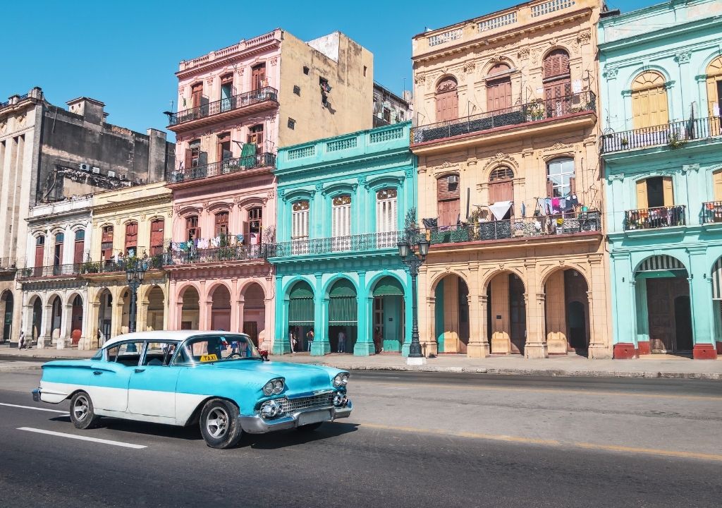 Salsa Adımlarında Tatil: Küba Rüyası Başlasın!