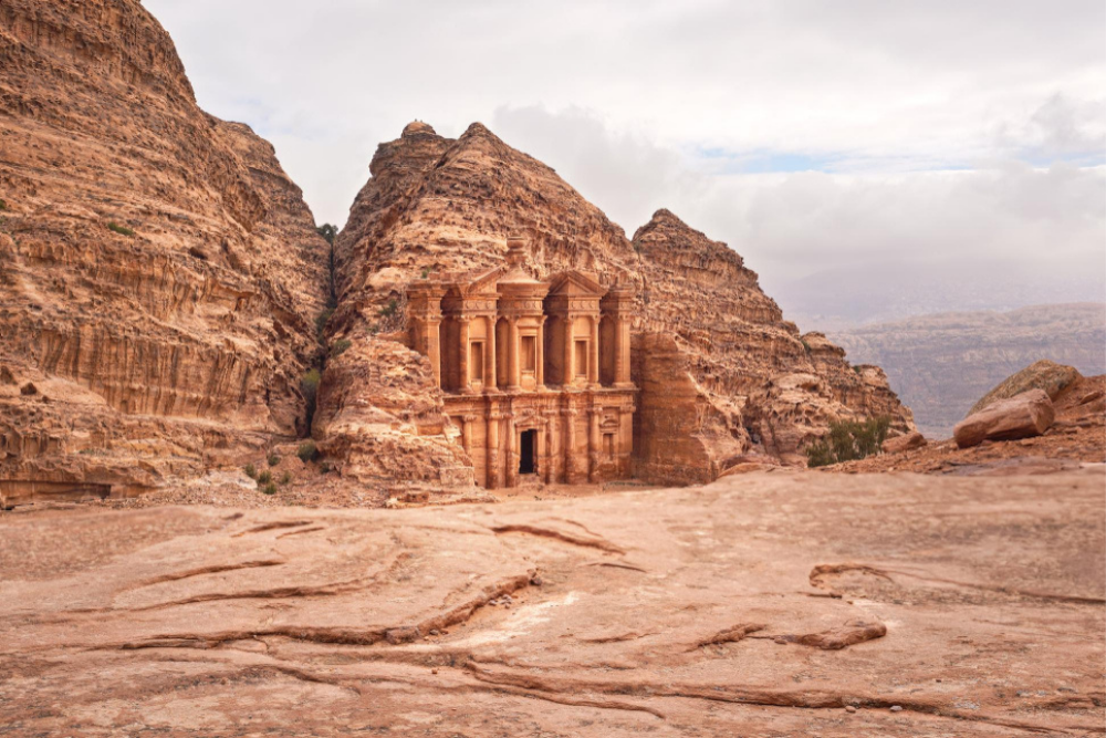 Sharm El Sheikh ve Petra Turlarıyla Çölün ve Denizin Büyüsüne Yolculuk