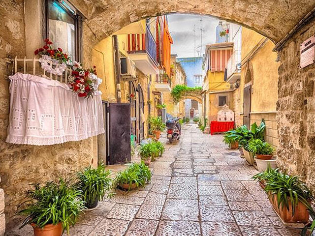 İzmir Hareketli Otobüslü Güney İtalya & Sicilya & Yunanistan Turu 9 Gece 10 Gün