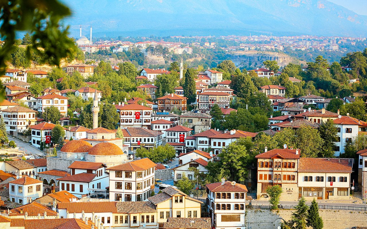 İstanbul Çıkışlı Otobüslü Kastamonu Safranbolu Amasra Abant Turu 1 Gece Konaklama